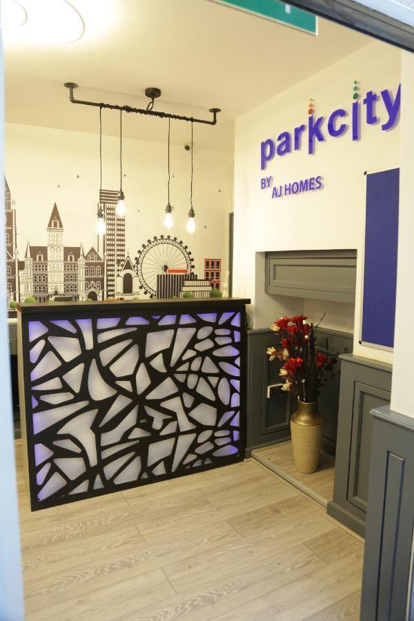 Park City Suites Hotel Manchester Exteriör bild
