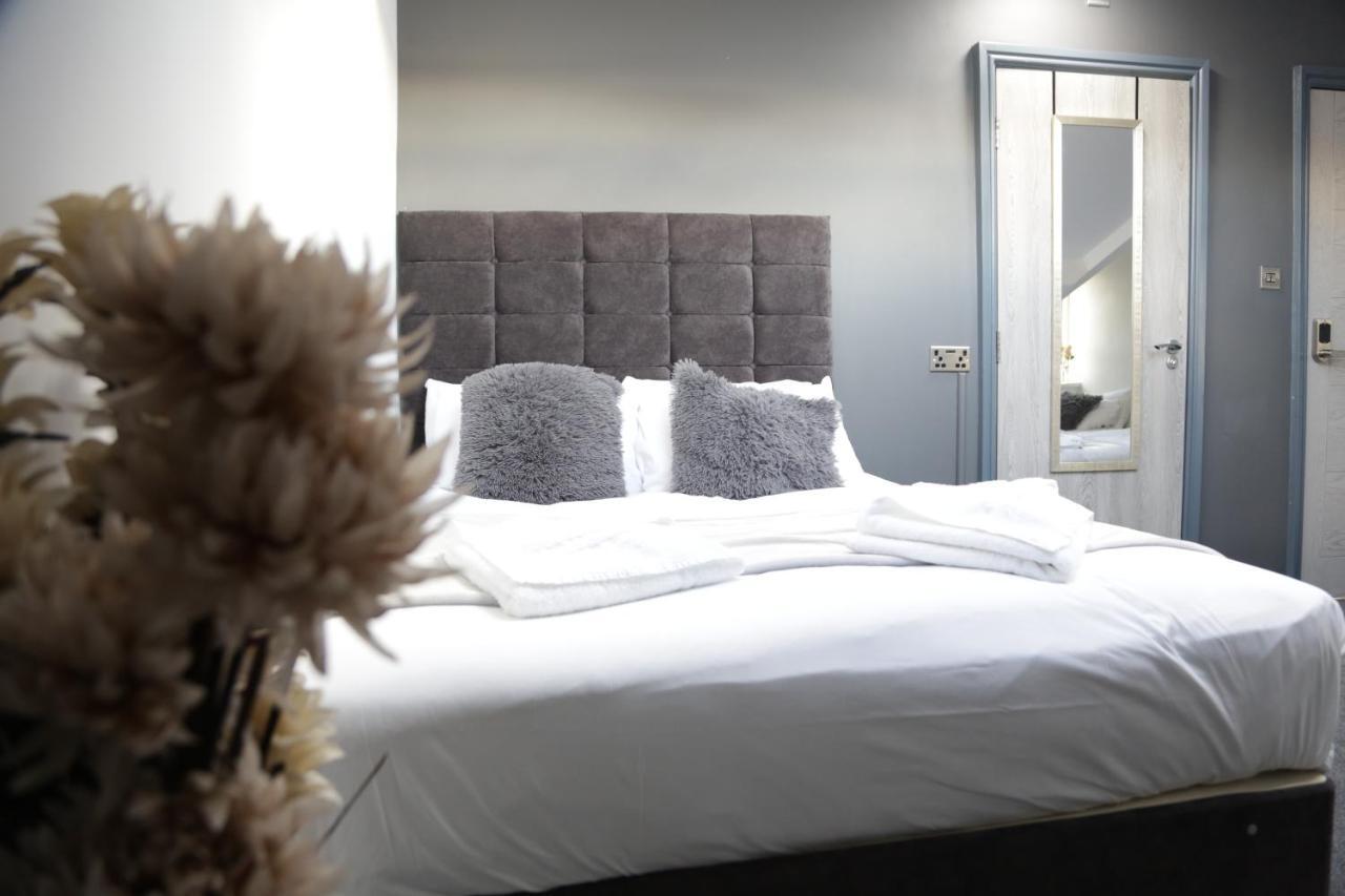 Park City Suites Hotel Manchester Exteriör bild