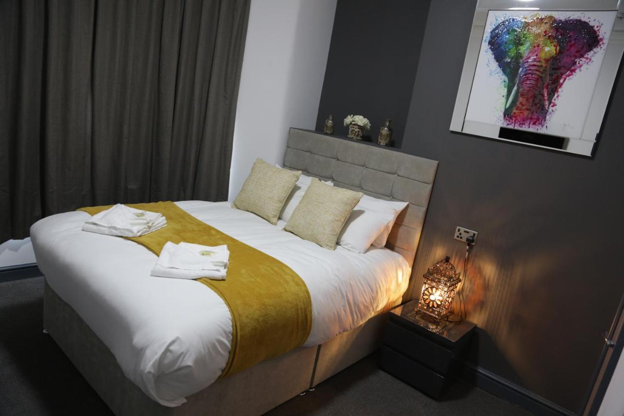 Park City Suites Hotel Manchester Exteriör bild