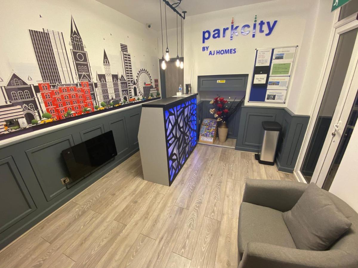 Park City Suites Hotel Manchester Exteriör bild