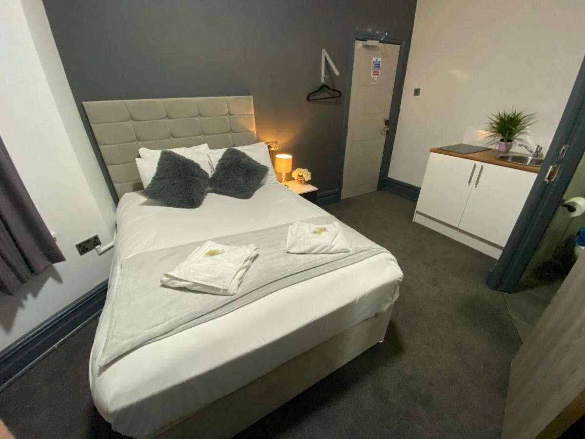 Park City Suites Hotel Manchester Exteriör bild